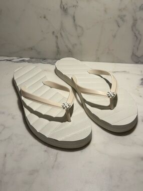 Tory Burch Kira Flip Flops Ivory Padded Size 9